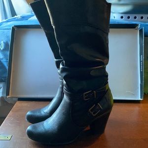 Dark Brown White Mountain Boots